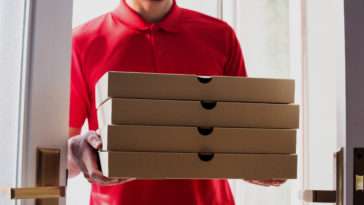Florida Man Orders Pizza, Stuffs It into His Mouth Instead of Paying